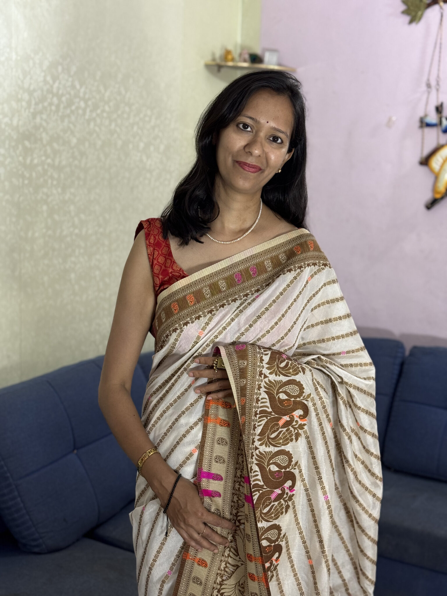 Banarsi golden zari work saree - Image 3